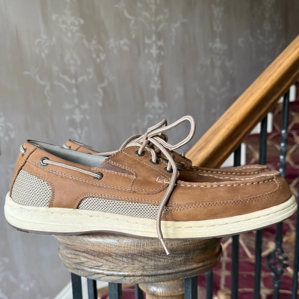Dockers men’s BEACON lace up 12 W boat shoe very good condition leather brown